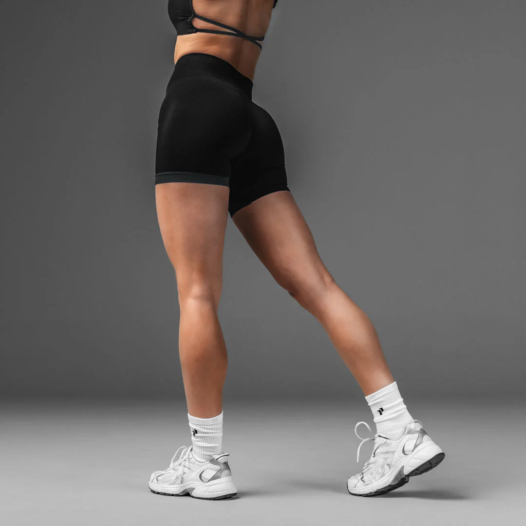 Forme Seamless Scrunch Short - Image 7